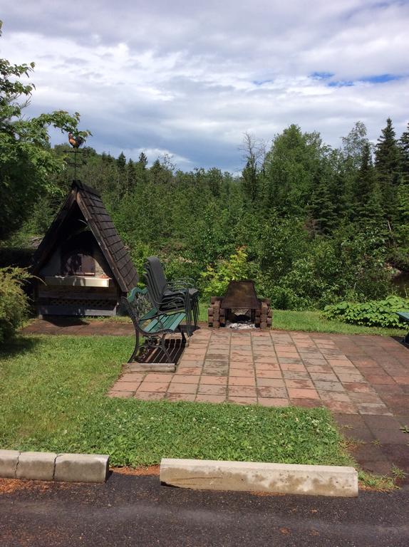 Camping Le 4 Chemins ลองส์-แซ็ง-ฌ็อง ภายนอก รูปภาพ